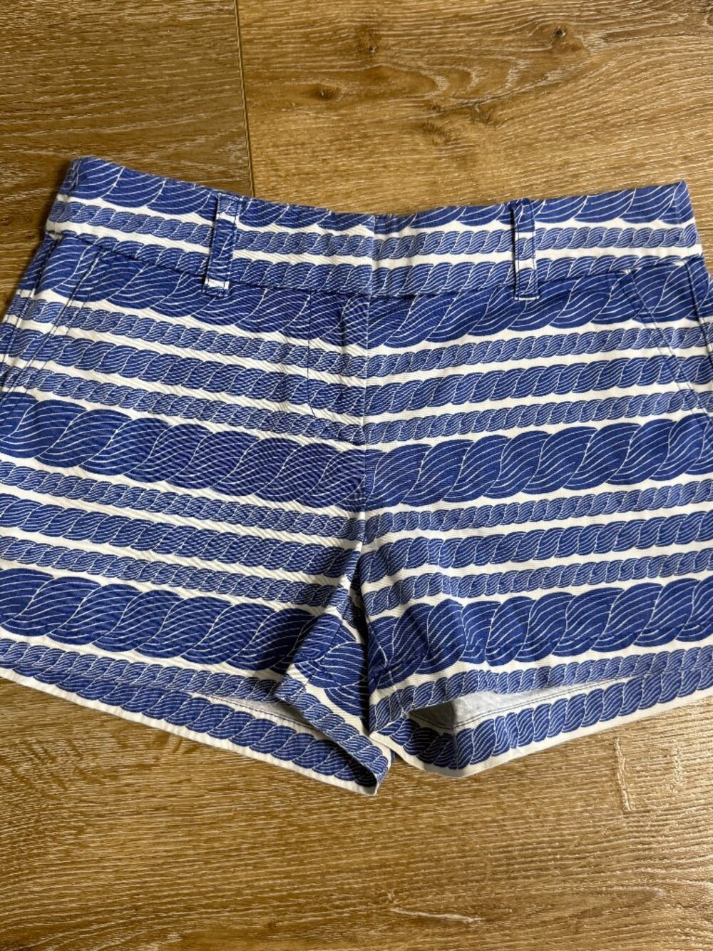 Vineyard Vines Nautilus Dayboat Shorts Womens 2 Blue White Geometric Pattern Vi